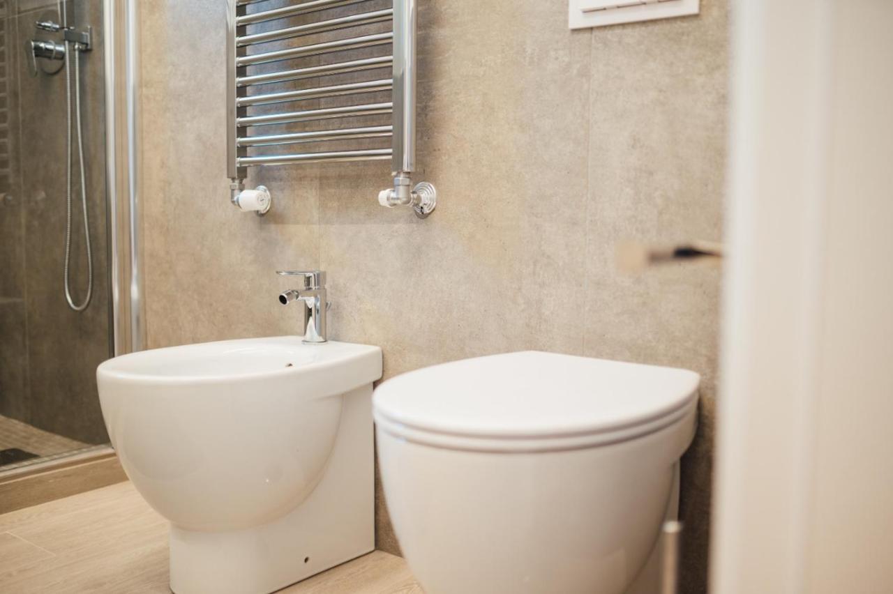 Grey House Guest House Luxury Latina Bagian luar foto