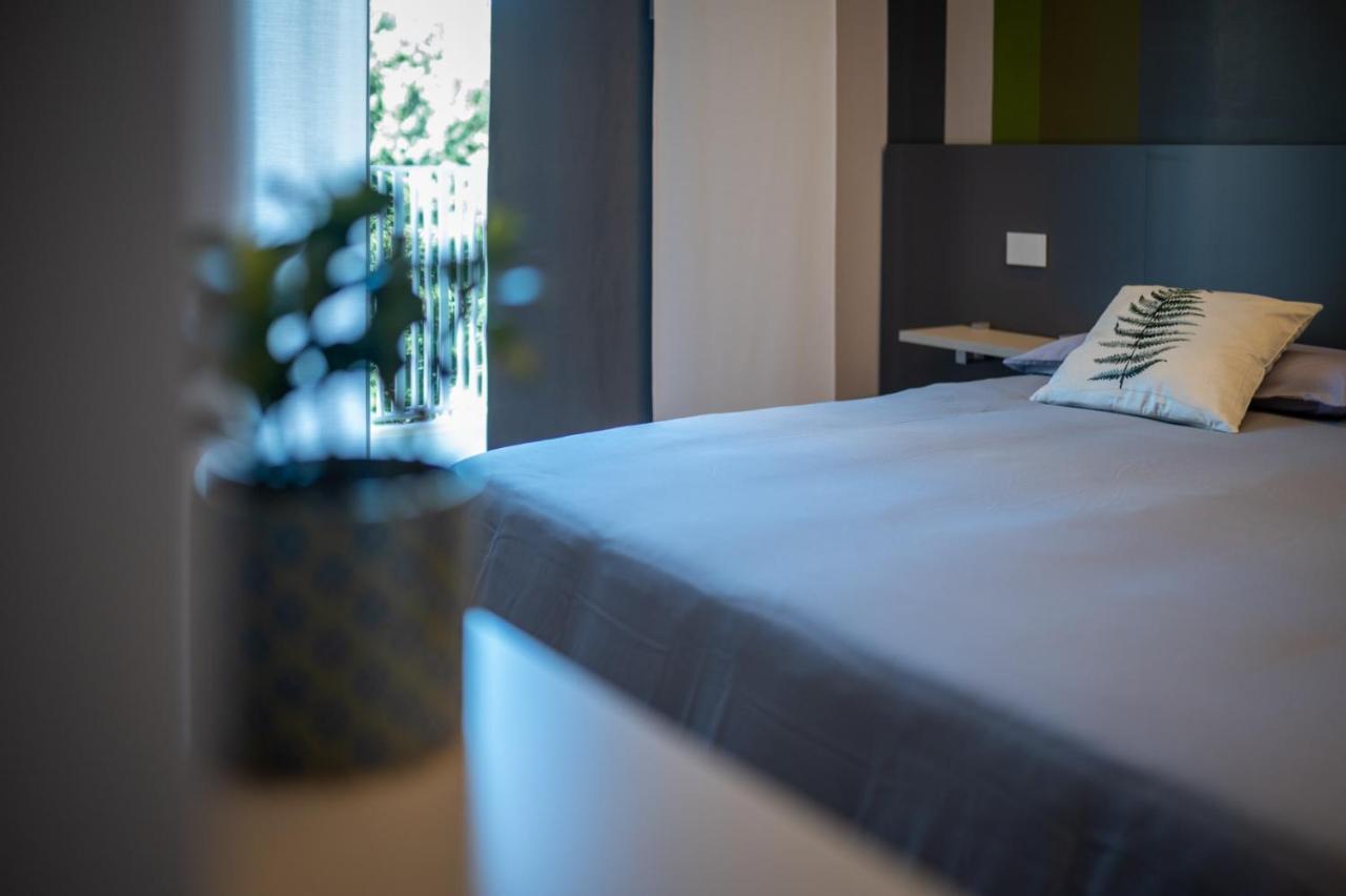 Grey House Guest House Luxury Latina Bagian luar foto