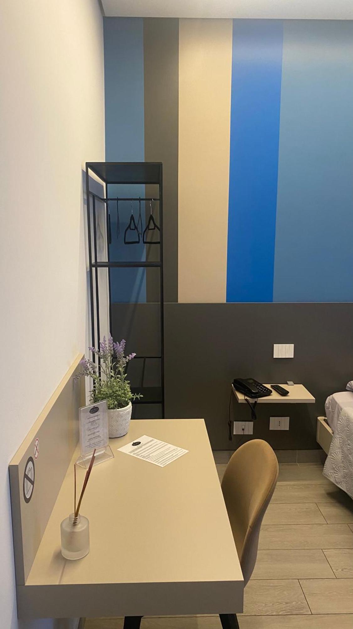Grey House Guest House Luxury Latina Bagian luar foto